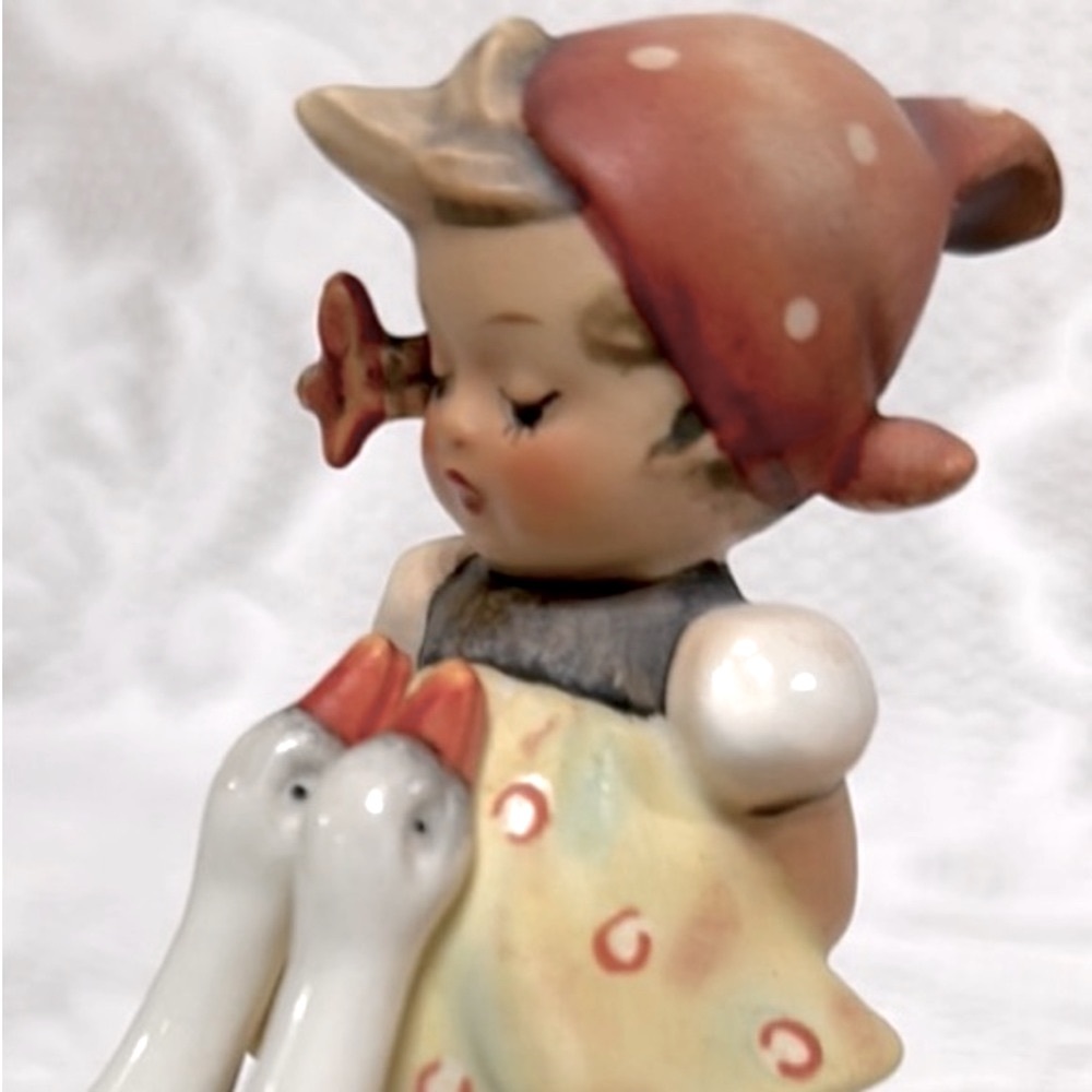 💙TM3 ‘Goose Girl’ Hummel #47 3/0